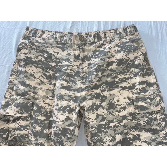 ROTHCO B.D.U. Battle Dress Uniform Digital Camo Cargo Bush Pants. XL Reg, 40X32. - Picture 6 of 9